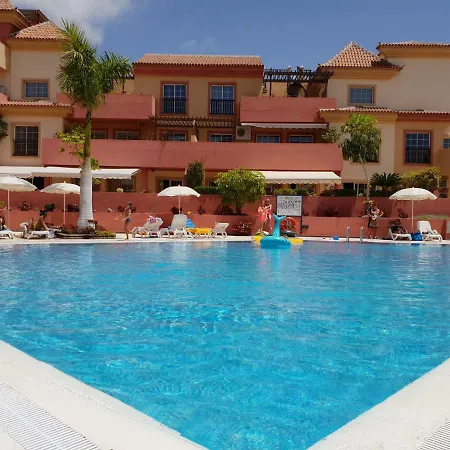 דירה Terrazas Del Duque 2, Terrace, Sea View, Only 300 M To Beach, Heated Pool, Wifi Internet, Dishwasher, Washing Machine אדחה