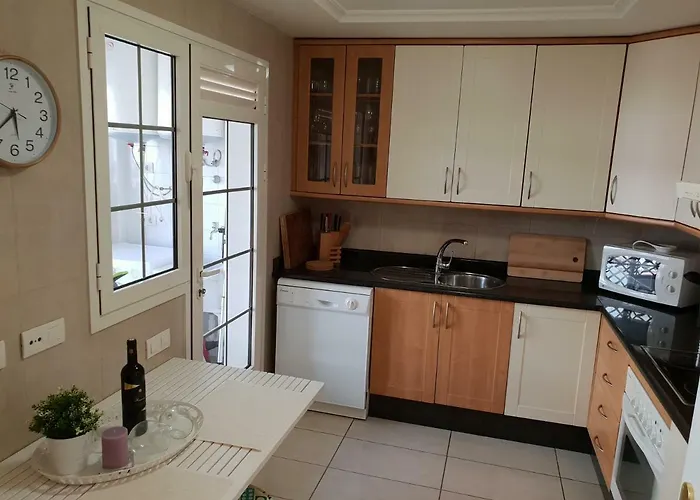 شقة Terrazas Del Duque 2, Terrace, Sea View, Only 300 M To Beach, Heated Pool, Wifi Internet, Dishwasher, Washing Machine