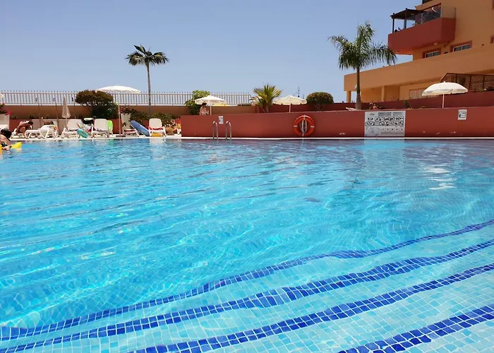 Terrazas Del Duque 2, Terrace, Sea View, Only 300 M To Beach, Heated Pool, Wifi Internet, Dishwasher, Washing Machine شقة *